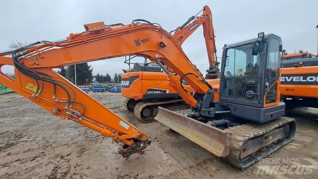 Doosan DX 85 R-3 중형굴삭기 7톤-28톤