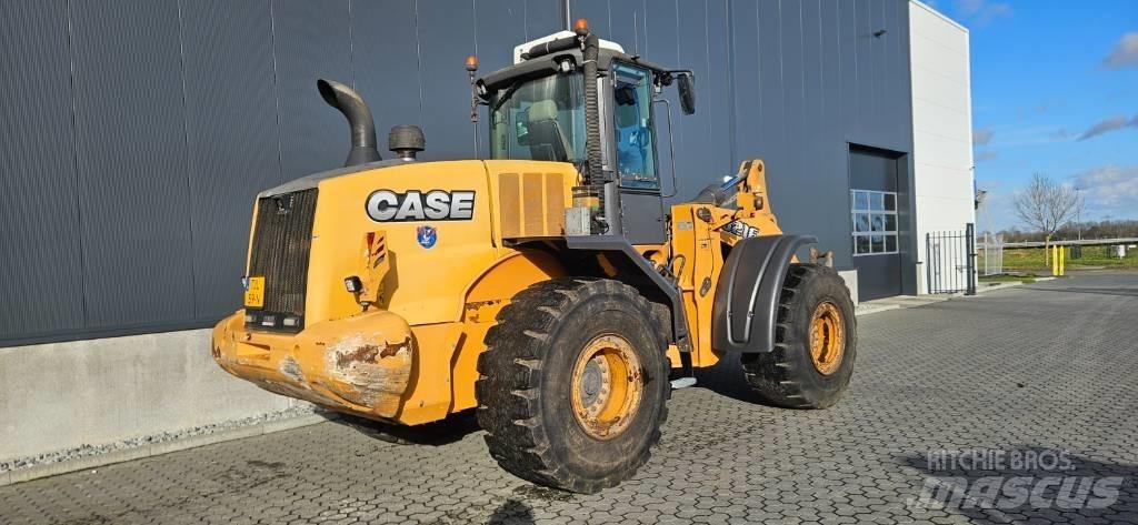 CASE 821 F  휠로우더