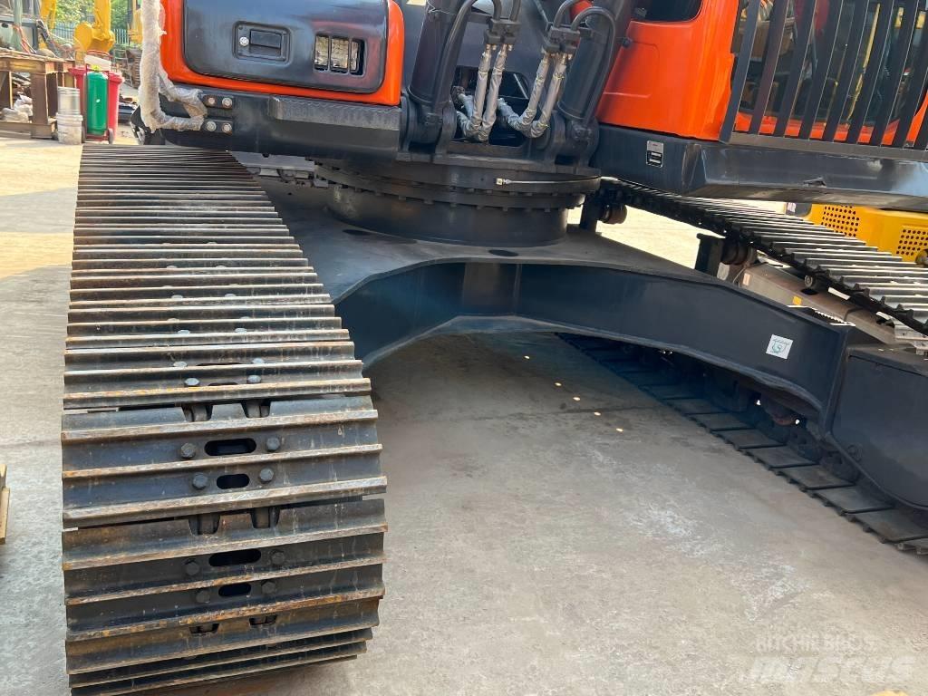 Doosan DX300  휠 굴삭기