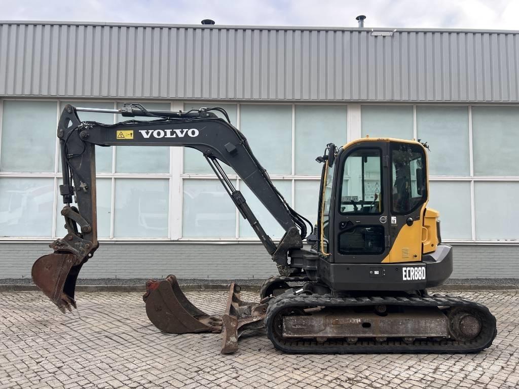 Volvo ECR 88 D    2016 중형굴삭기 7톤-28톤