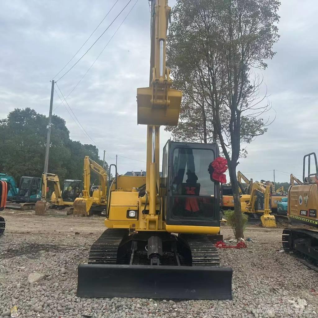 Komatsu PC 70 소형 굴삭기 7톤 미만