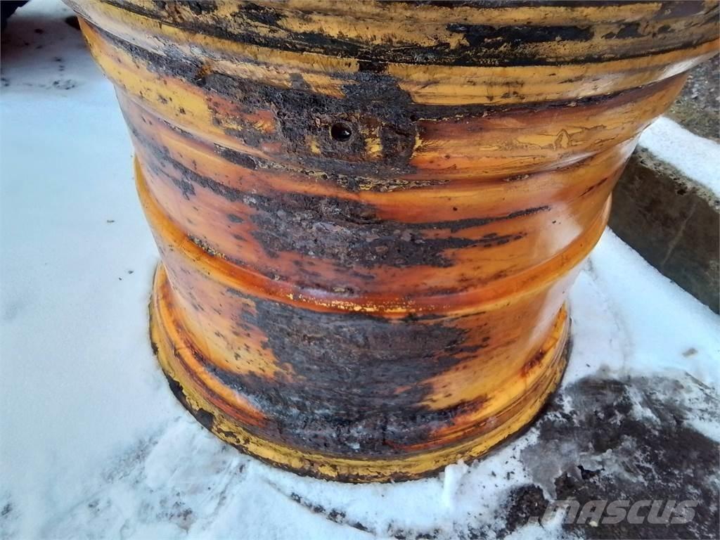 Rottne H20 24x30,5 타이어, 휠 및 림