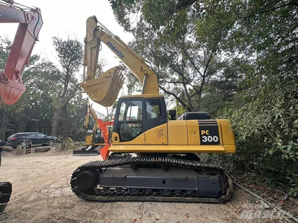 Komatsu PC 300 대형 굴삭기 29톤 이상