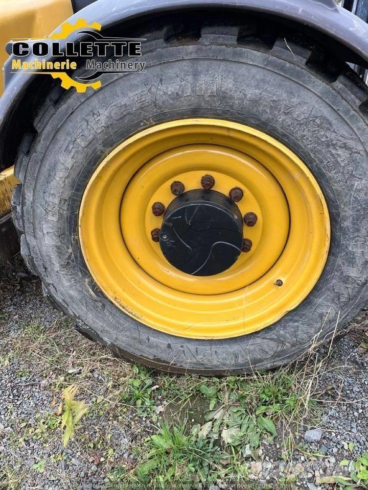 CAT TL 943 텔러 핸들러