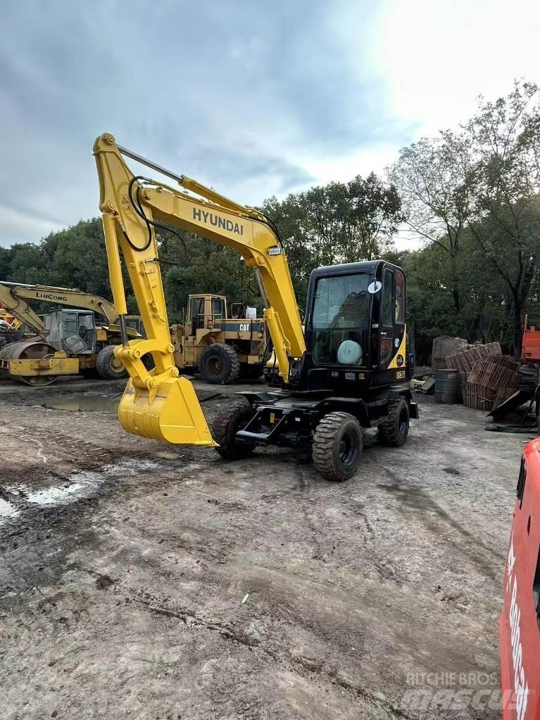 Hyundai R60-7  휠 굴삭기