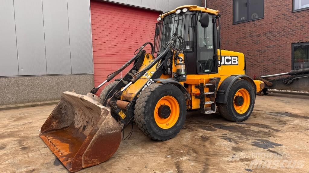 JCB 411  휠로우더