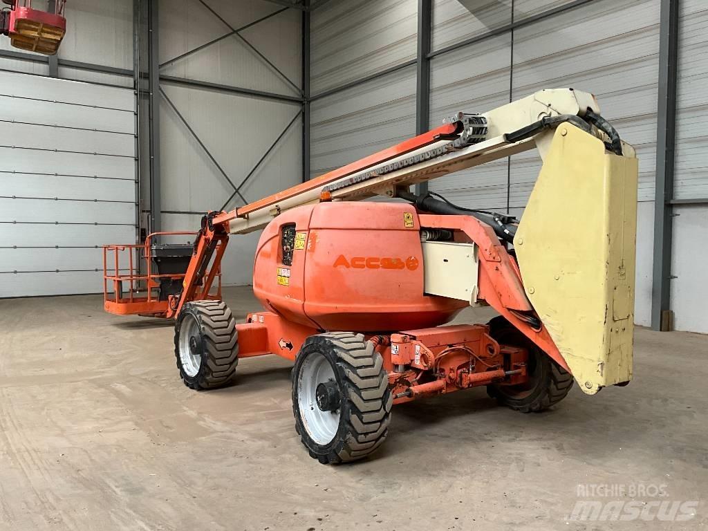 JLG 600 AJ 관절형 전동이동 리프트