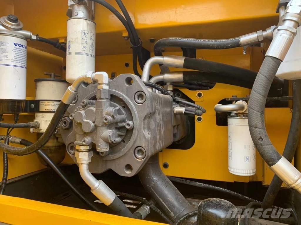 Volvo EC 300 D 대형 굴삭기 29톤 이상