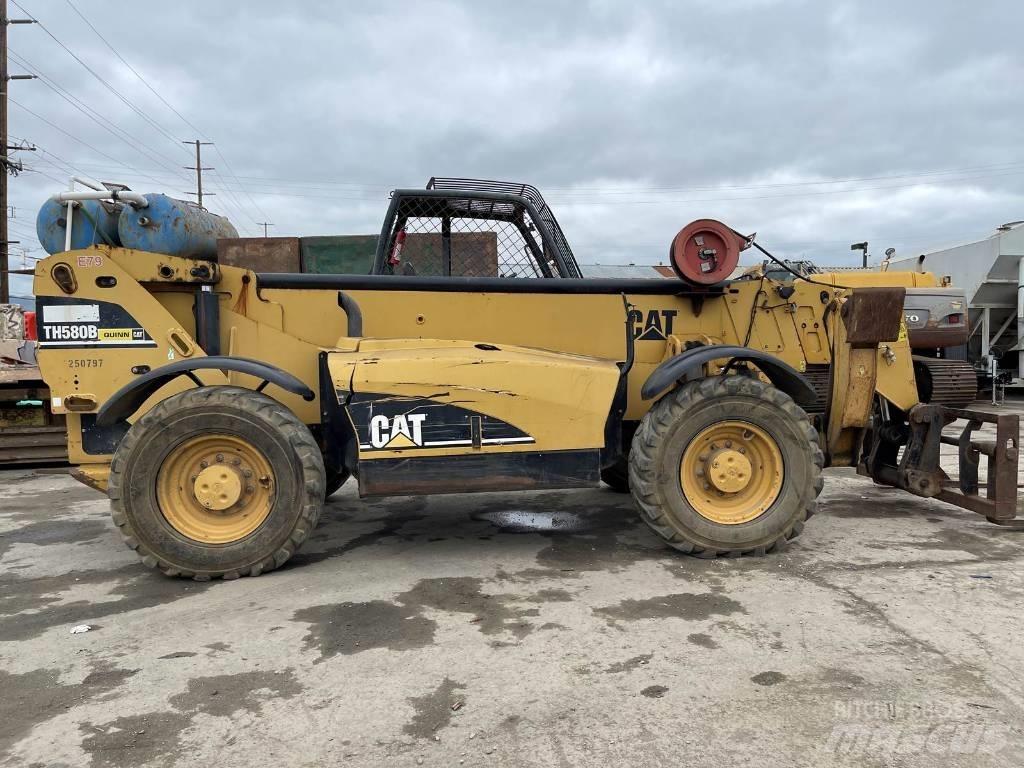 CAT TH 580 B 텔러 핸들러