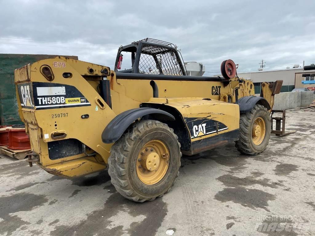 CAT TH 580 B 텔러 핸들러