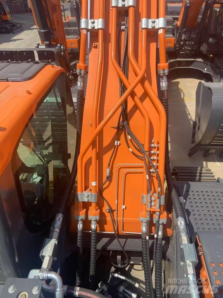 Develon DX 400 대형 굴삭기 29톤 이상