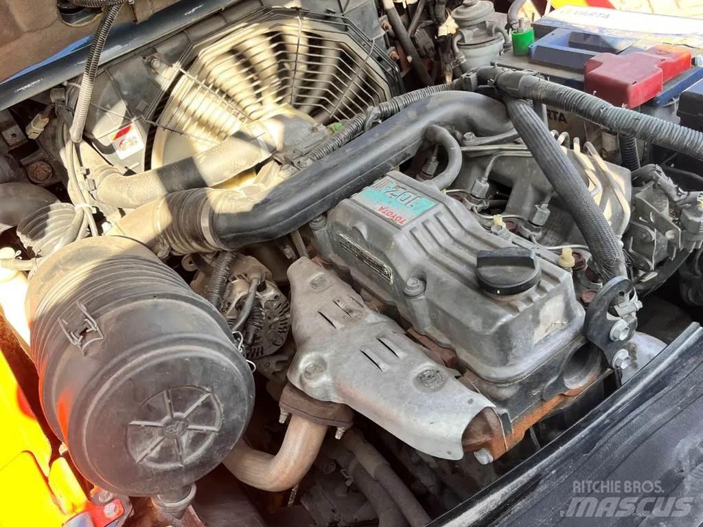 Toyota 52-8FDJF35 디젤 지게차