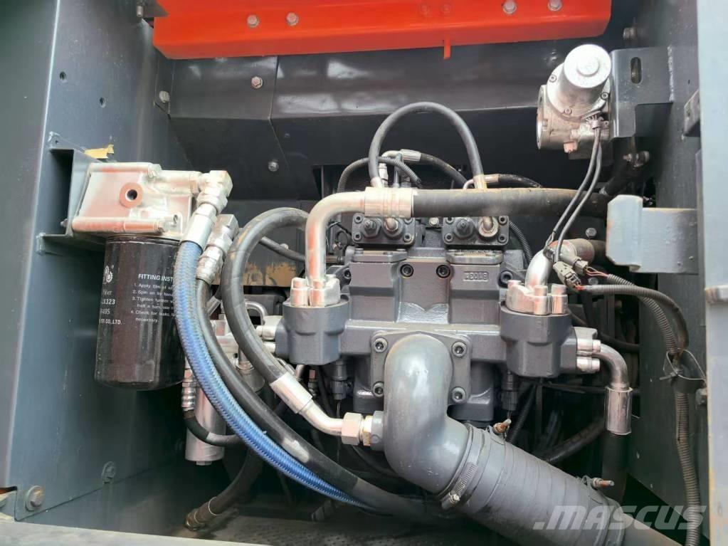 Hitachi ZX 240 HG 대형 굴삭기 29톤 이상
