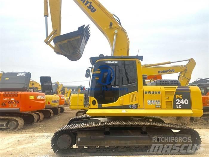 Komatsu PC 240 -8 대형 굴삭기 29톤 이상