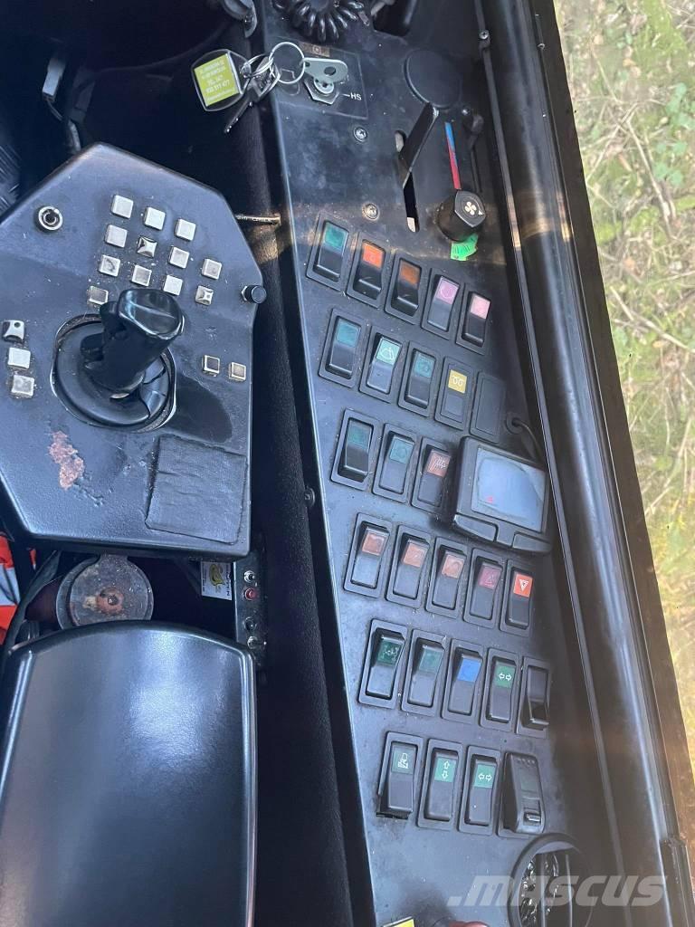 Sampo-Rosenlew 1066 원목 하베스터