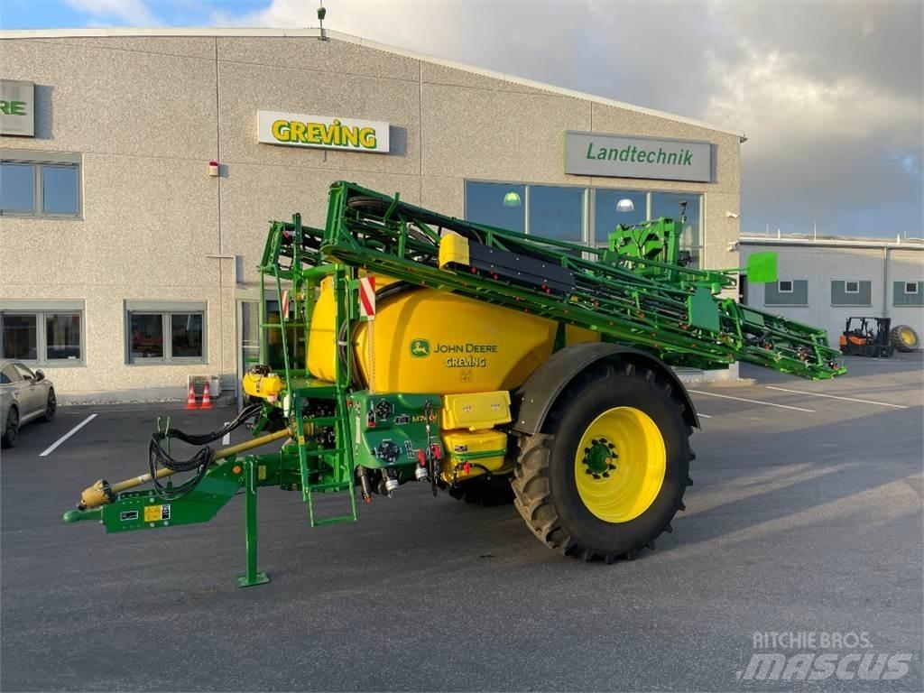 John Deere M740i 견인형 분무기