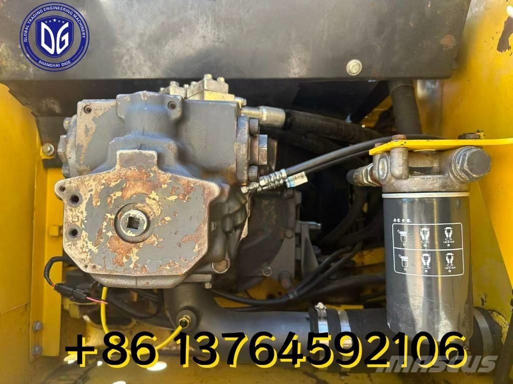 Komatsu PC 220 대형 굴삭기 29톤 이상