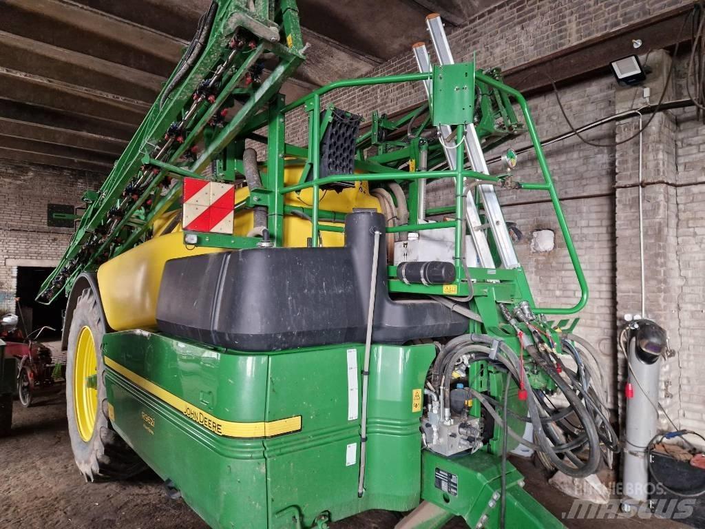 John Deere R 962 i 견인형 분무기