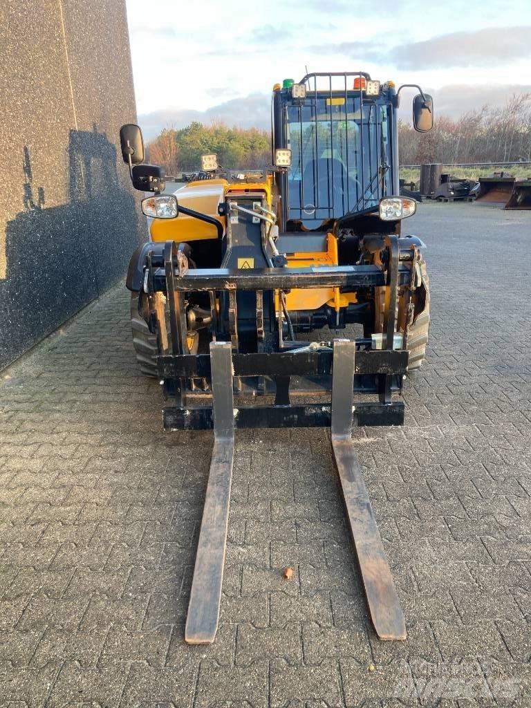 JCB 525-60 E 텔러 핸들러