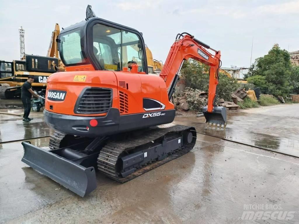 Doosan DX 55 소형 굴삭기 7톤 미만