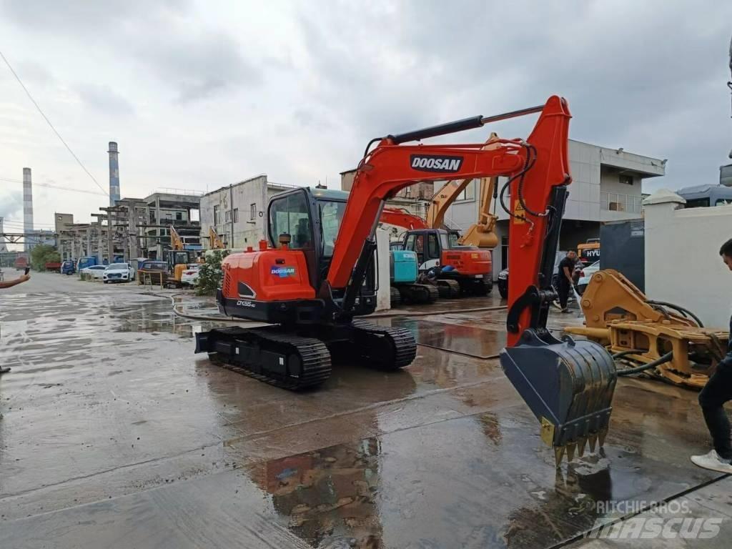 Doosan DX 55 소형 굴삭기 7톤 미만