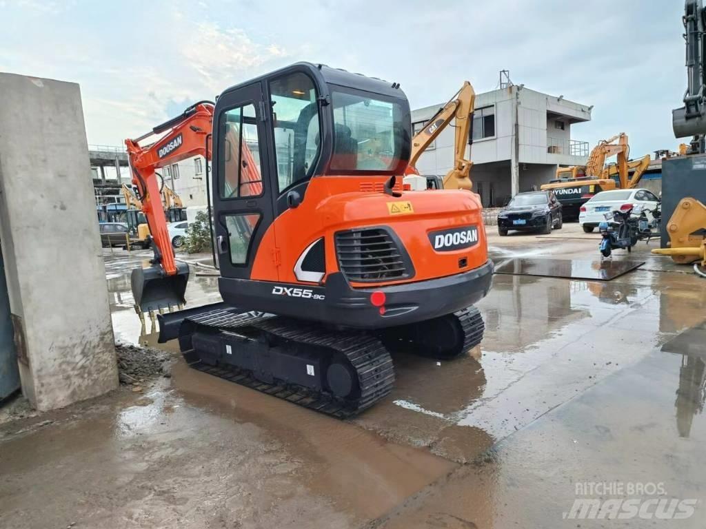 Doosan DX 55 소형 굴삭기 7톤 미만