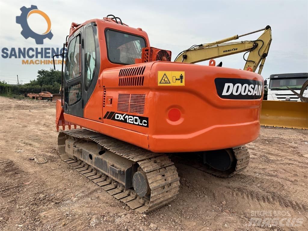 Doosan DX 120 대형 굴삭기 29톤 이상