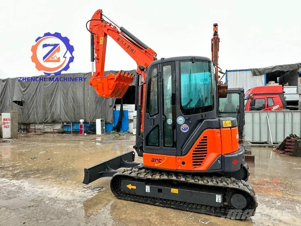 Hitachi ZX 50 소형 굴삭기 7톤 미만