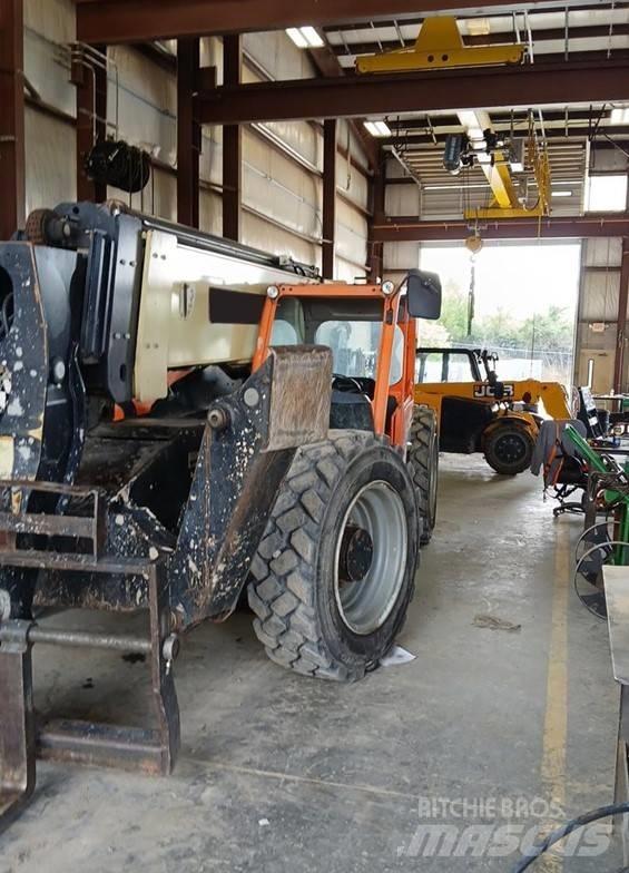 JLG 1055 텔러 핸들러