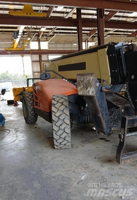 JLG 1055 텔러 핸들러