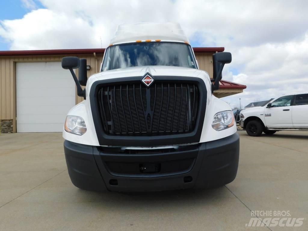International LT 625 트랙터 유닛