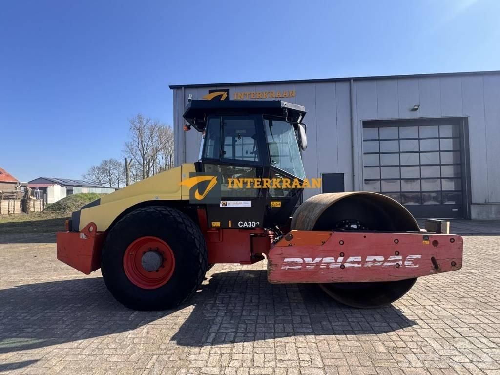 Dynapac CA 302 D 싱글 드럼 롤러