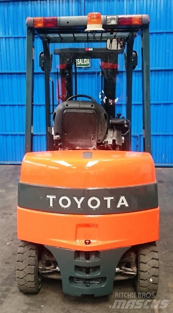 Toyota 7 FBMF 25 전동 지게차