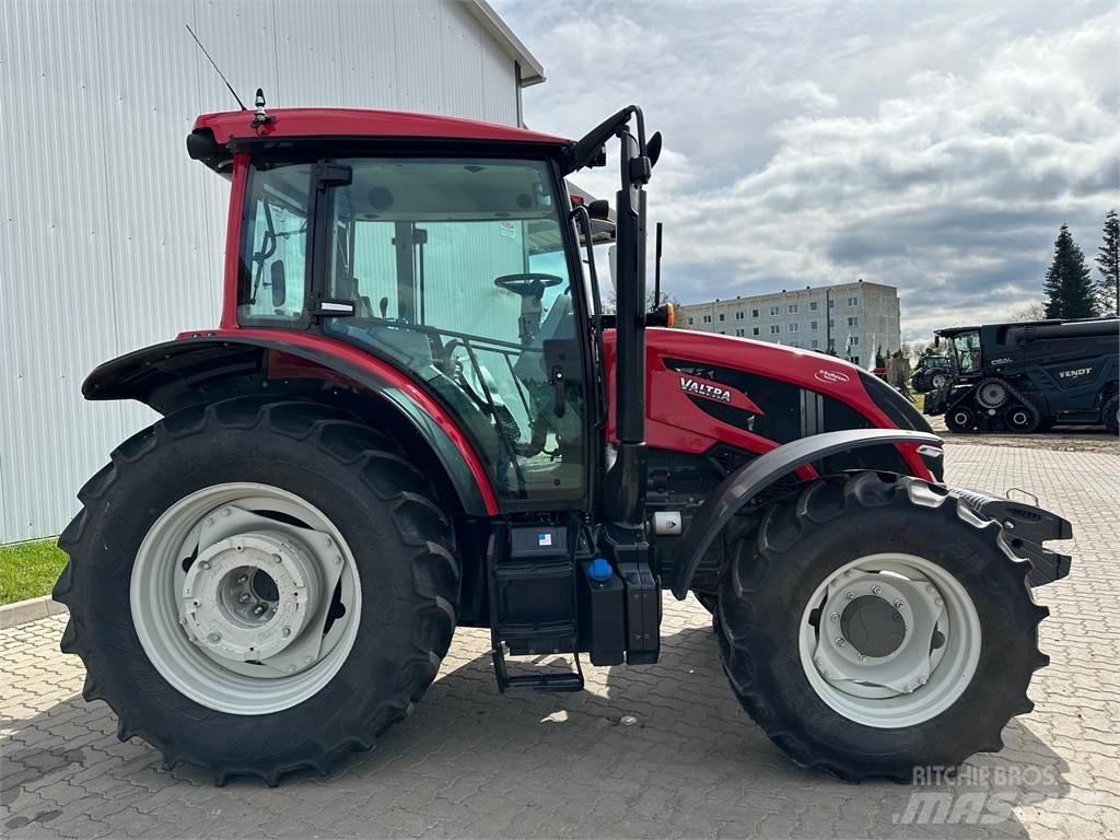 Valtra A105 MH 트랙터