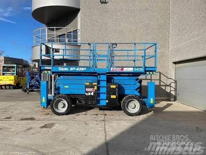 Genie GS4390RT 가위형 리프트