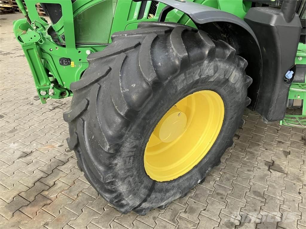 John Deere 6155R 트랙터