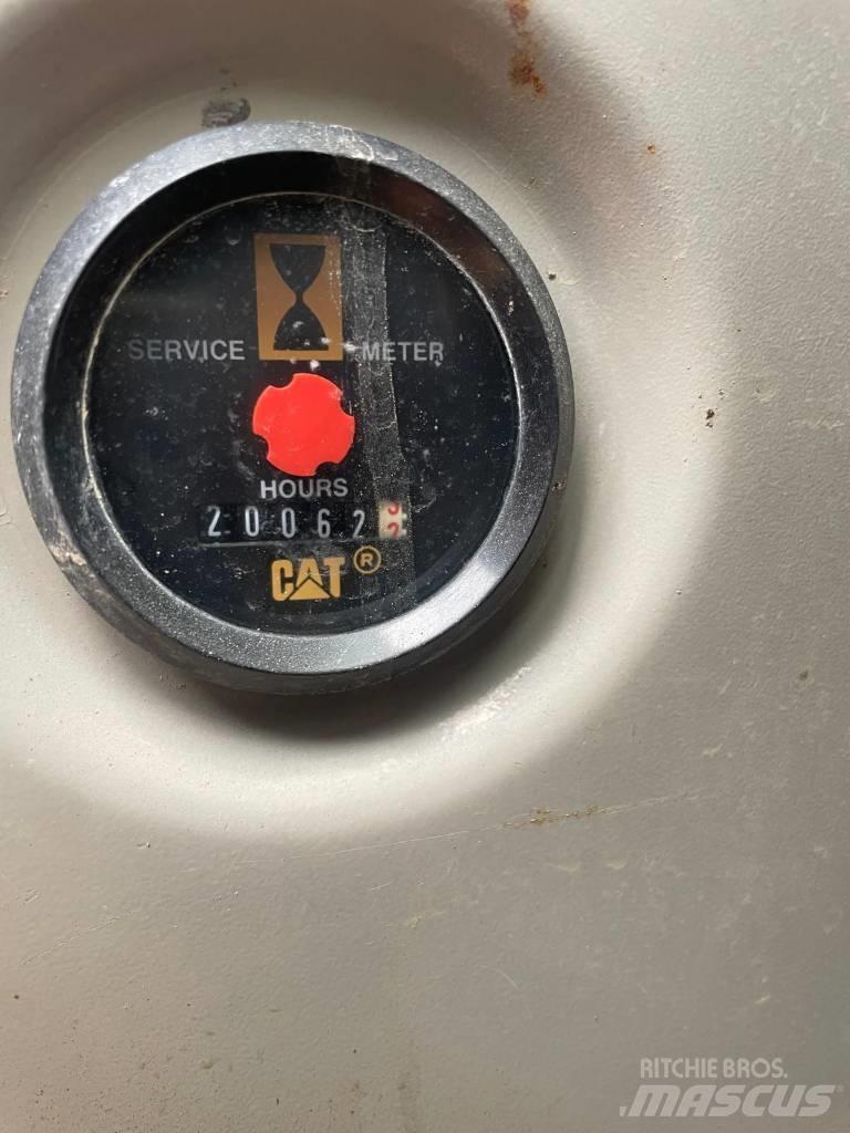 CAT 321 C LCR 대형 굴삭기 29톤 이상