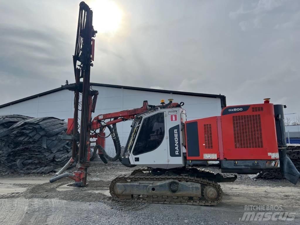 Sandvik DX800 도로 굴착기