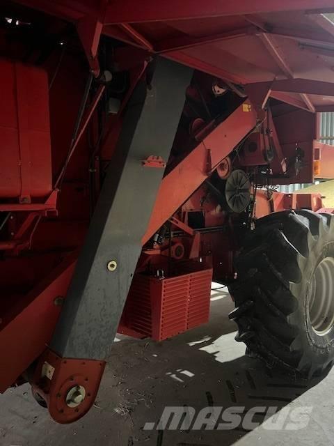 Massey Ferguson 30 콤바인 수확기
