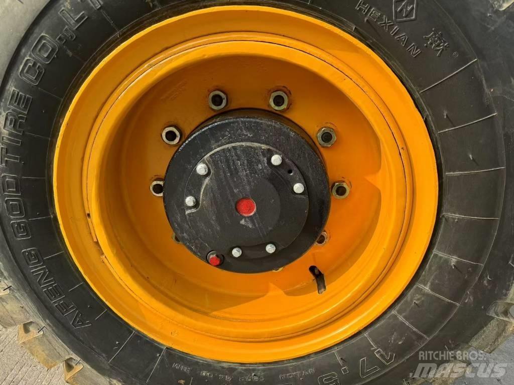 LiuGong 835  휠로우더