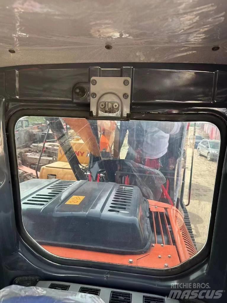 Hitachi 130 대형 굴삭기 29톤 이상