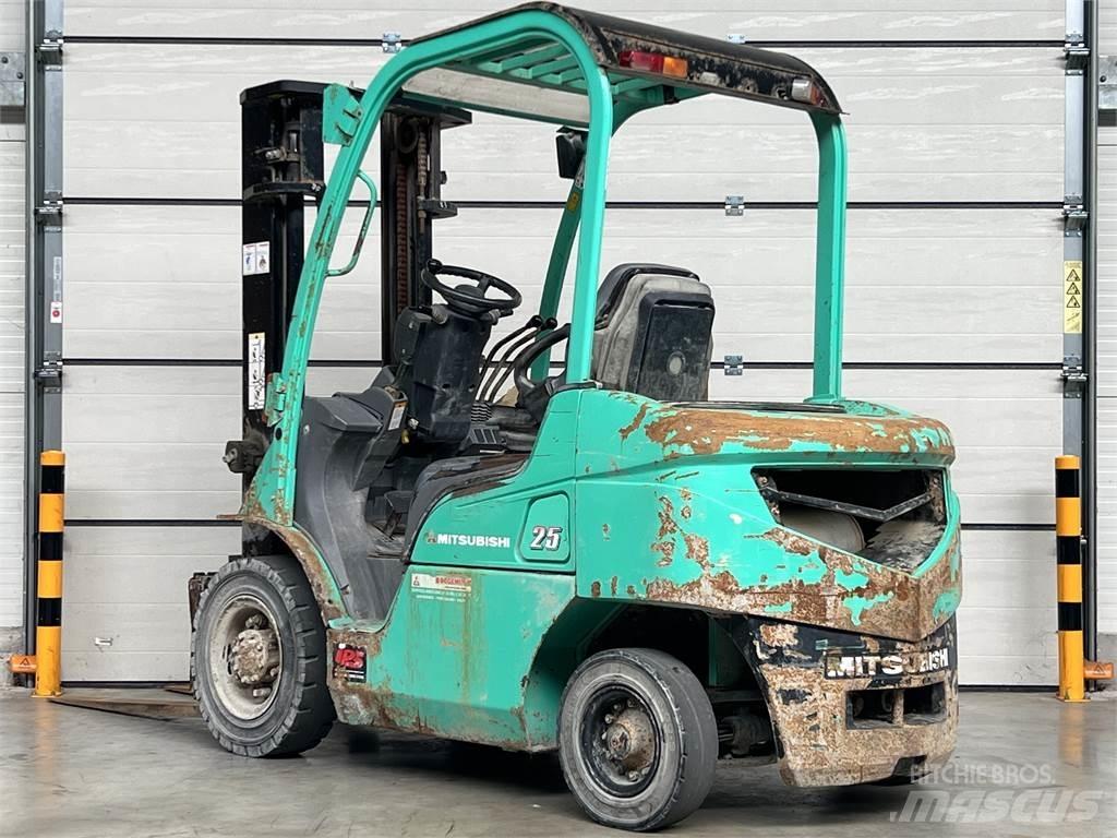 Mitsubishi FD25N 디젤 지게차