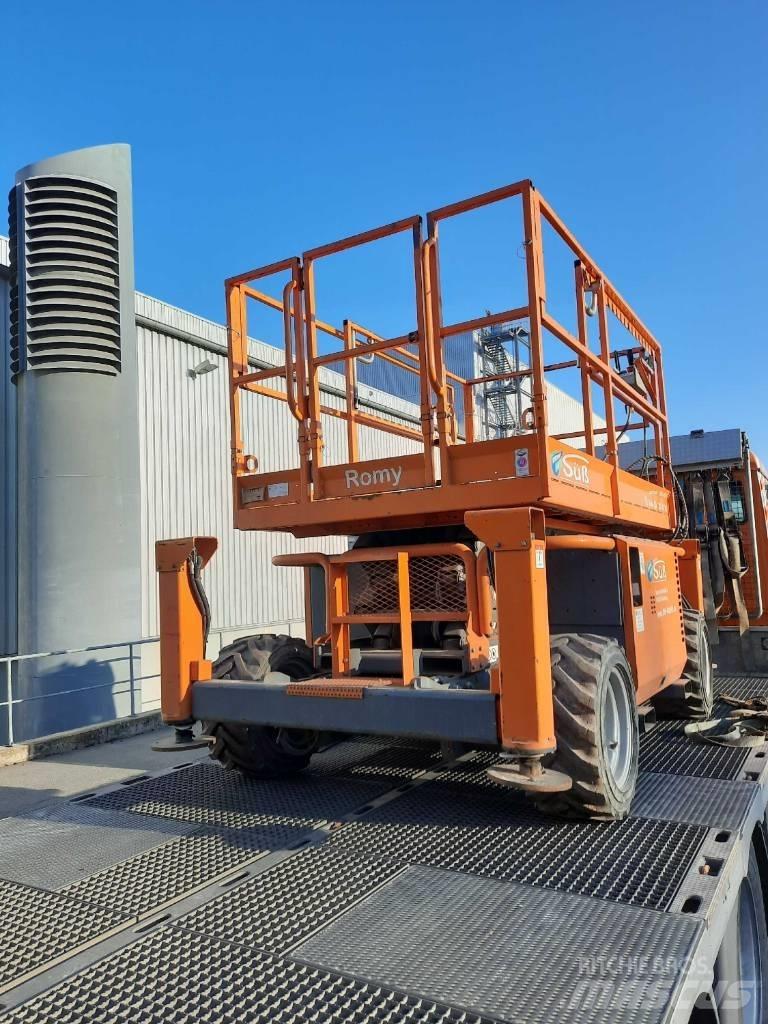 SkyJack SJ 6826 RT 가위형 리프트