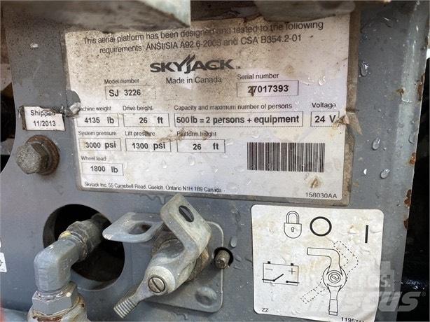 SkyJack SJ III 3226 가위형 리프트