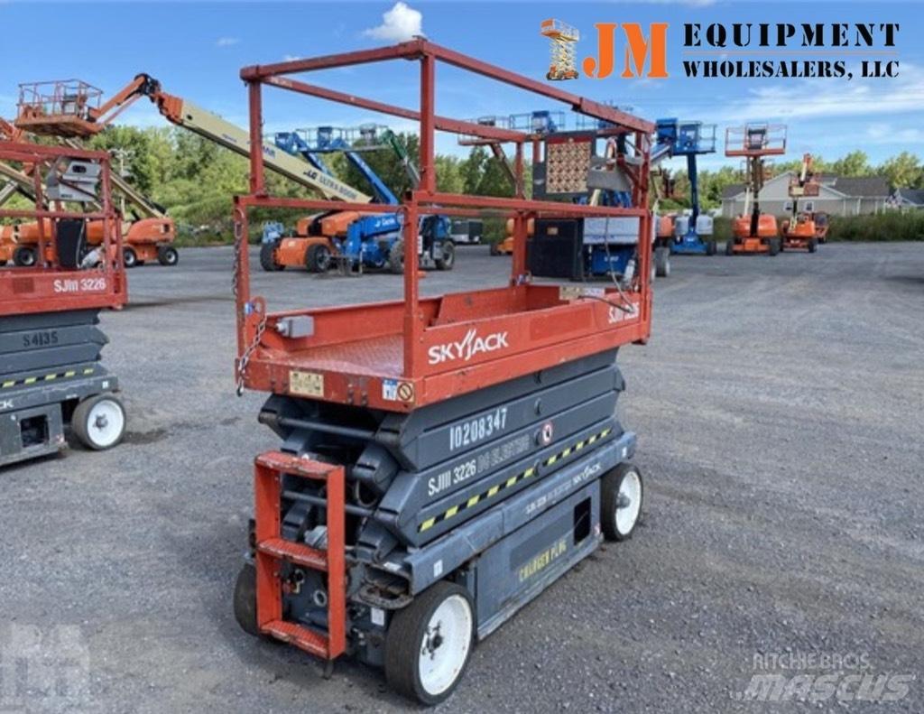 SkyJack SJ III 3226 가위형 리프트