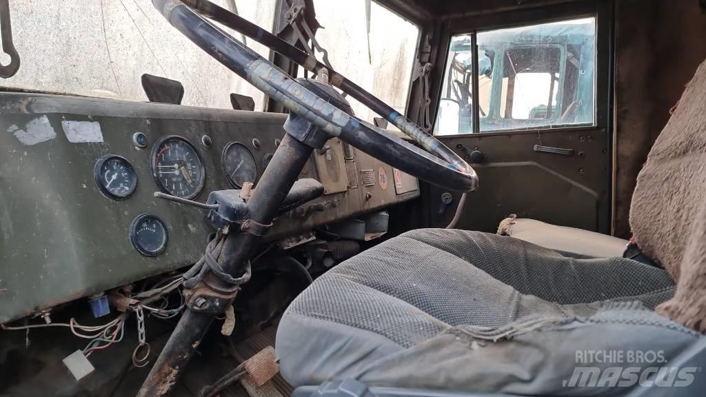 Kraz 255 B 6x6 덤프 트럭