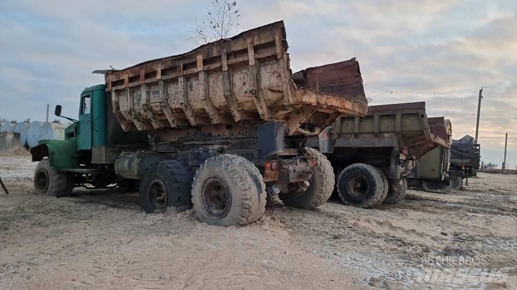 Kraz 255 B 6x6 덤프 트럭
