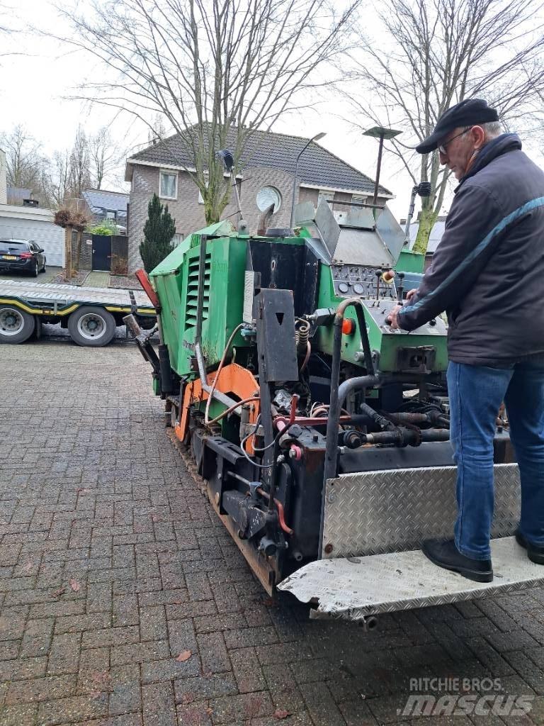 Demag 45 아스팔트 포장장비