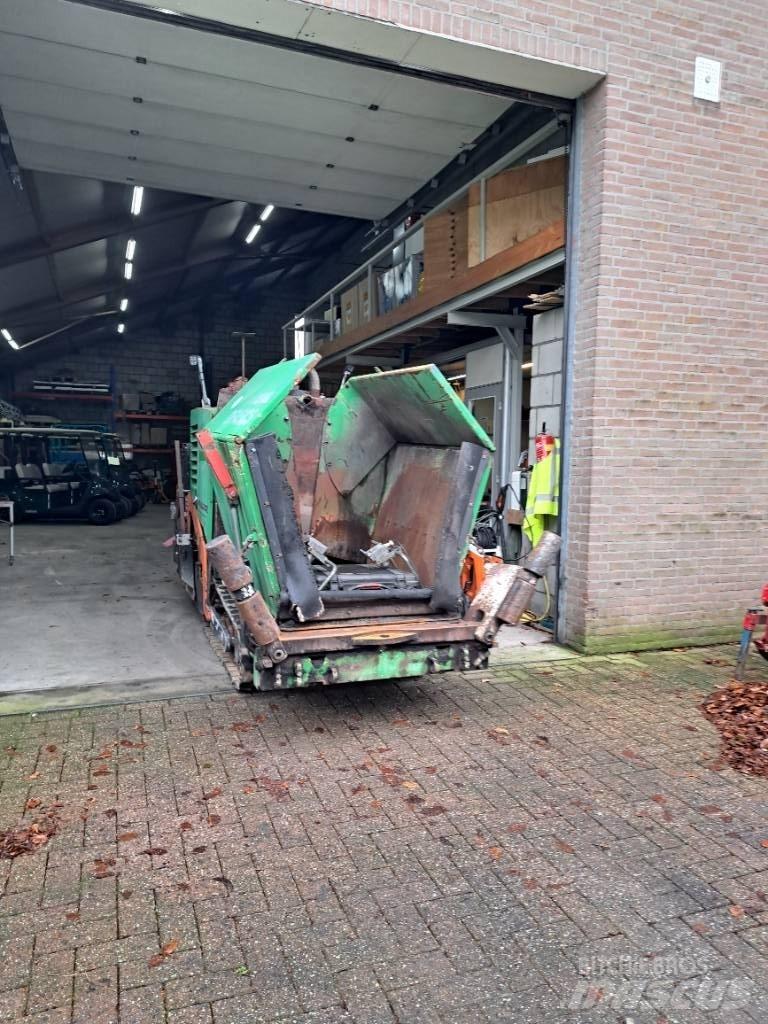Demag 45 아스팔트 포장장비