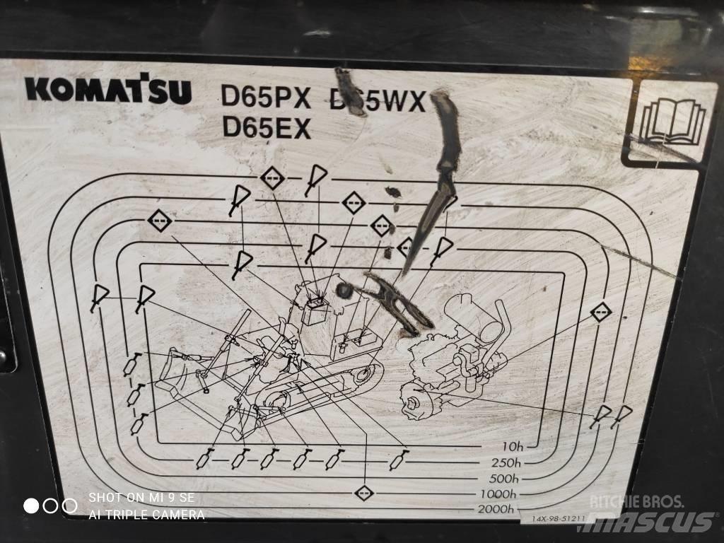 Komatsu D65PX-16 크롤러 도저